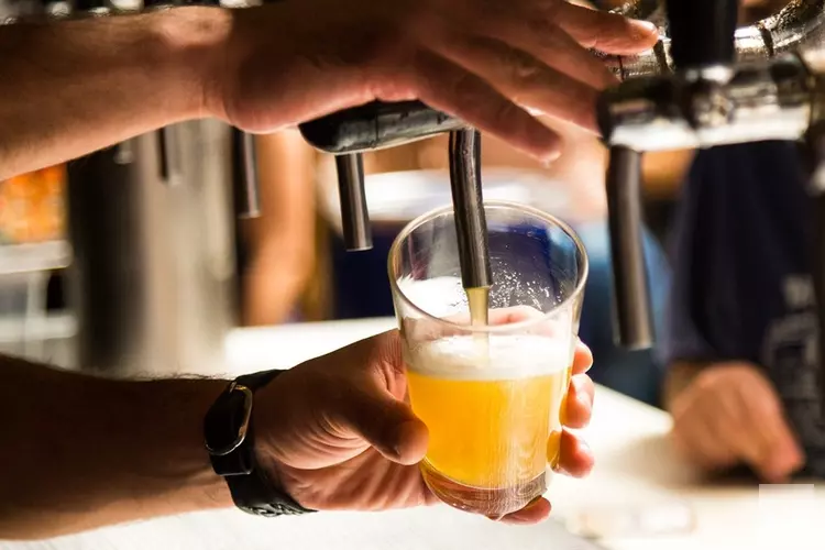 Corona-uitbraak na cafébezoek in Nunspeet