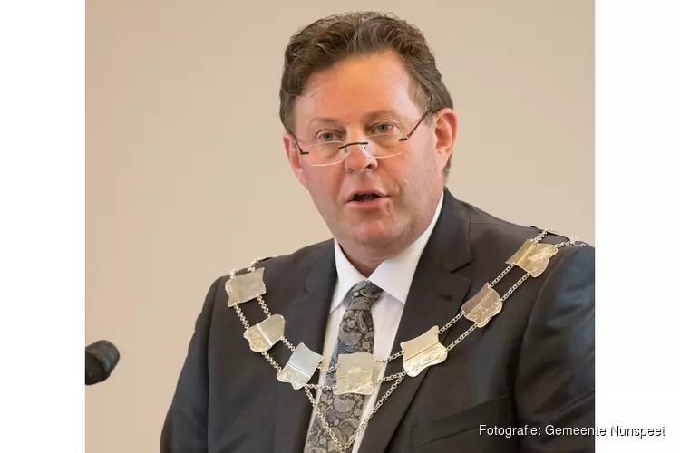 Afscheid burgemeester Van de Weerd