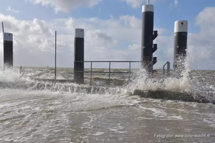 Voorbereidingen rondom je boot bij een harde storm